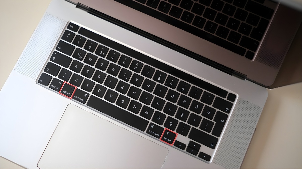 Alt trong MacBook là nút gì?